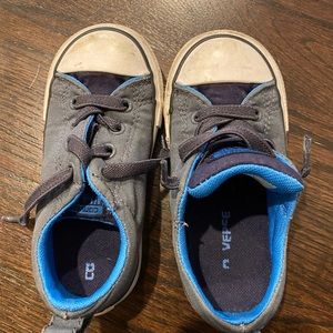 Toddler boys converse sneakers size US 8